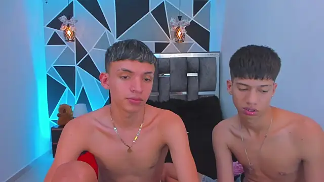 Juan_Nd_Steven – Naživo XXX chat