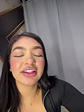 Chat +18 de jenn_fit ao vivo