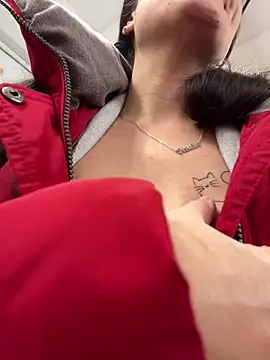 NataKitten Adlı Modelin Canlı XXX Sohbeti