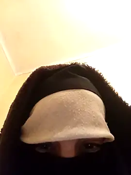 Pokazy przed kamerką – sexy__mona