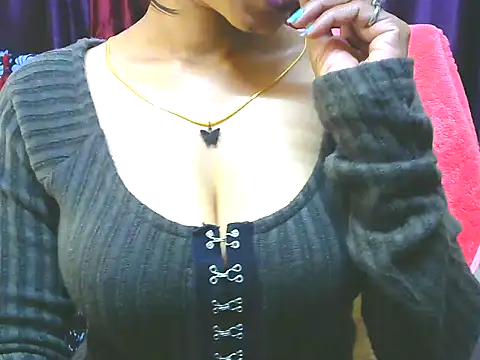 Chat XXX en directo de ishmita99