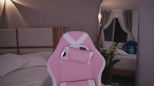 AnnyHizzle élő XXX-chatje