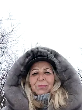 CassandraSandra44's Live XXX Chat