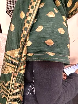 Indian-Aleena élő XXX-chatje