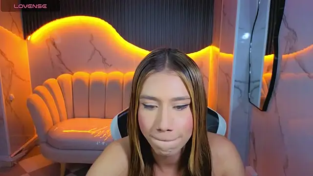 Evy_Luxx_v's Live XXX Chat