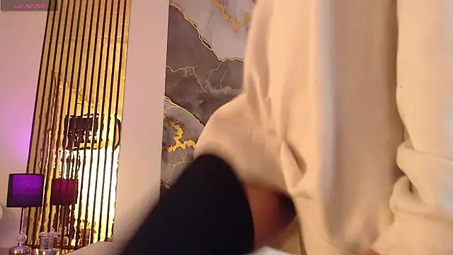 Chat XXX en directo de MiticaBrennet_