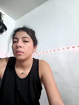 AitanaBunnie_ Show in webcam