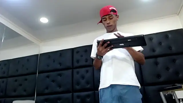 TonnyMarck's Live XXX Chat