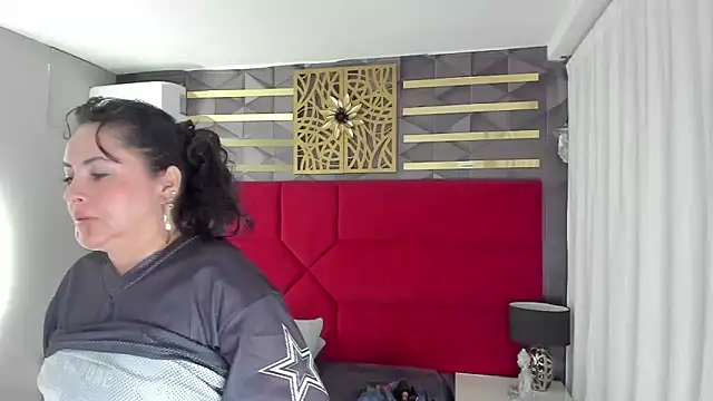 Chat XXX en directo de hanny_milf