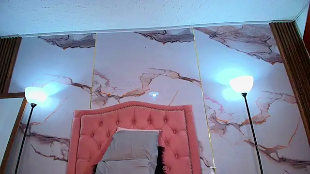 AlyaThompson 现场XXX聊天