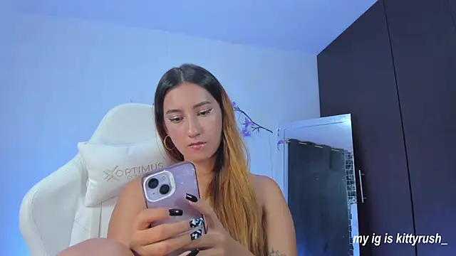 Chat XXX en directo de kittyrush_