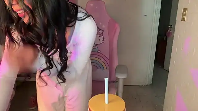 Chat XXX Live kaithra