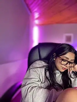 Violetta_pinkk1's Webcam Show