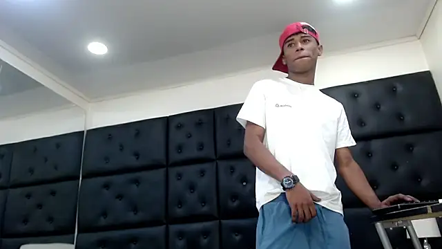 TonnyMarck: απευθείας συνομιλία ΧΧΧ