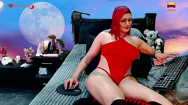 Hanna_Luna Show in webcam