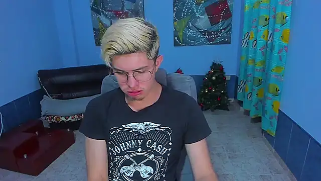 patrik_027 élő XXX-chatje