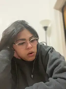 miacanela_xo 现场XXX聊天