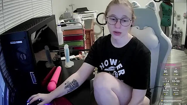 LilyFoxxx 现场XXX聊天