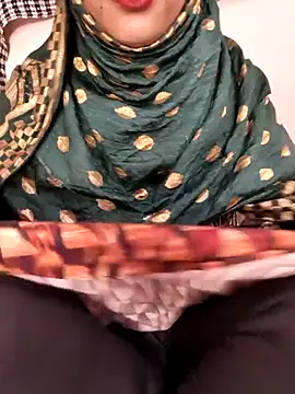 Indian-Aleena Chat XXX in diretta