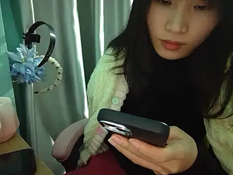 Ly-ny Adlı Modelin Canlı XXX Sohbeti