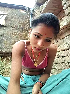 R_Roshni: διαδικτυακό σόου στην κάμερα