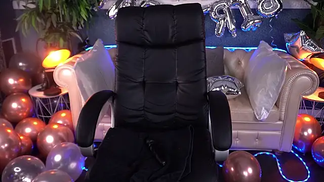 Dafni_Monn élő XXX-chatje