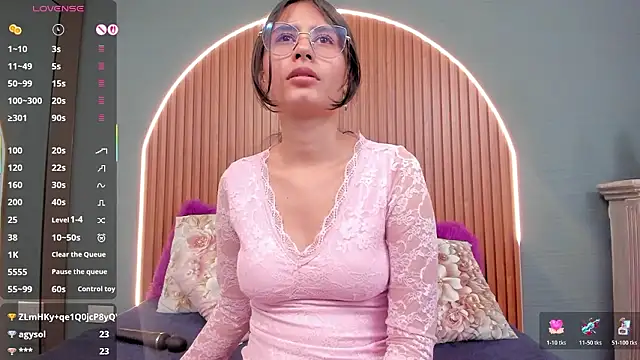 NayeCloud's Live XXX Chat