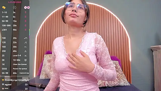 NayeCloudn Live XXX chat