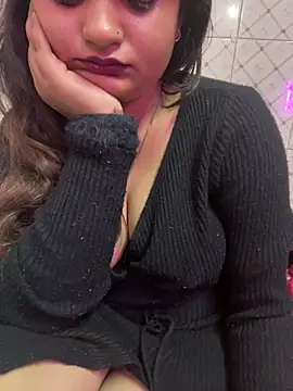 Curvy_Anaya 现场XXX聊天