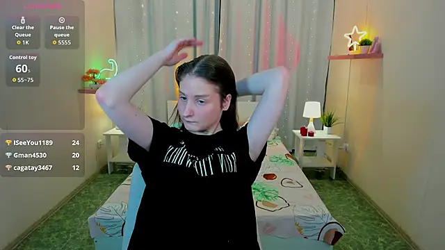 XXX chat uživo modela KiraDuvall