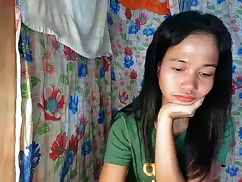 PinaySkinnyGirl's Live XXX Chat