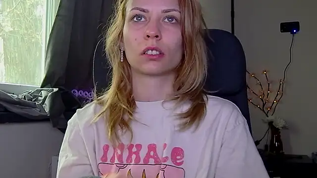 karo123421 élő XXX-chatje