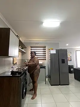 MissLola27: онлайн-секс-чат