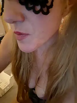 NaughtyCatgirl's Live XXX Chat