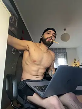 1Richrichard1's Live XXX Chat