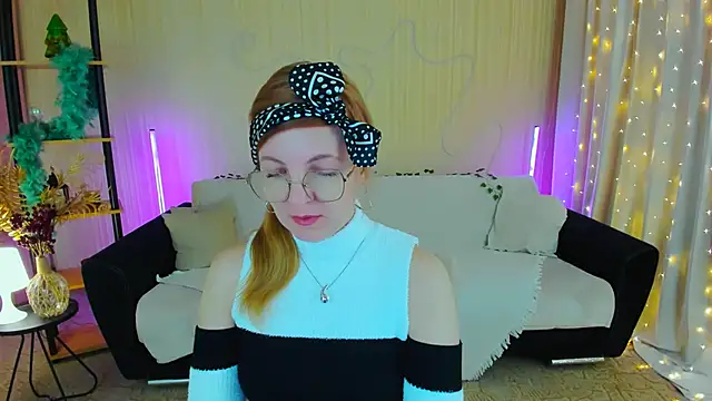 YourUniverser: διαδικτυακό σόου στην κάμερα