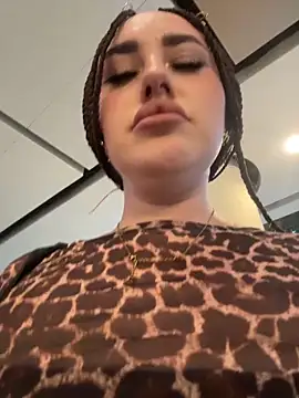 KiraSunshine Adlı Modelin Canlı XXX Sohbeti