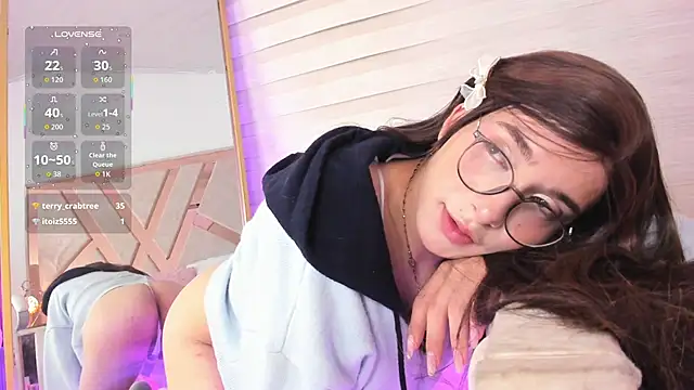 emilybeear 现场XXX聊天