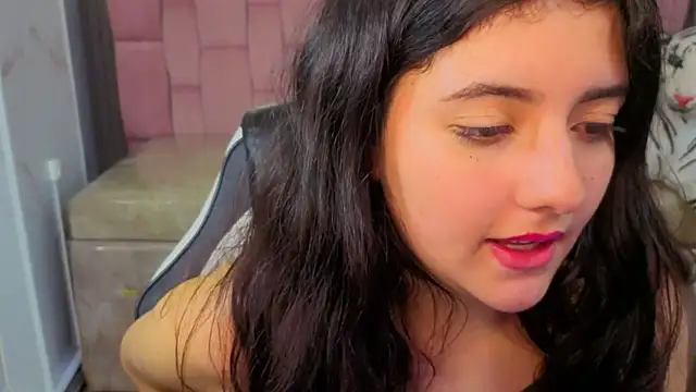 Crystal1_b_ Live XXX Chat