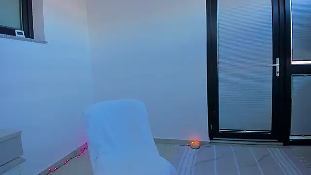 bellahot77's Live XXX Chat