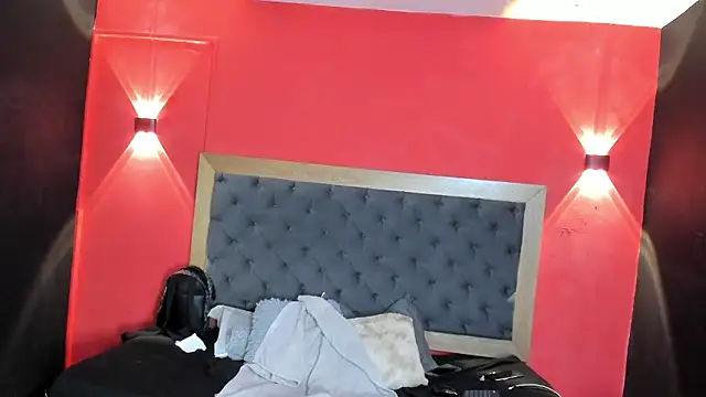 YayaHilton élő XXX-chatje