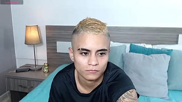 Онлайн чат XXX Liiamthompson