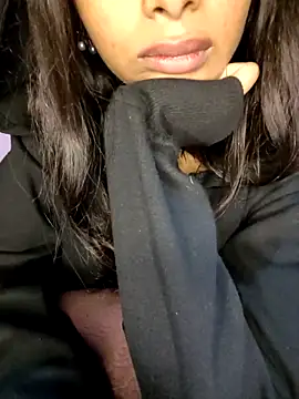 -AYUSHI01's Live XXX Chat