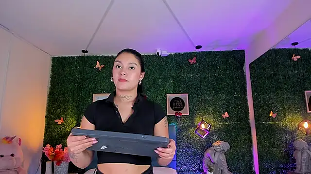 GabyyCute_'s Live XXX Chat