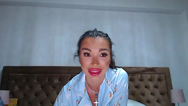 Chat +18 de Aylinhoney08 ao vivo