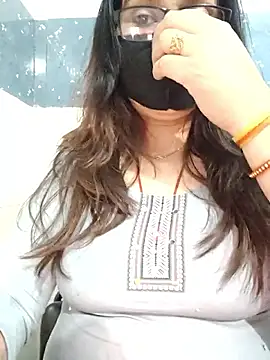 Aishwaryaa_69's Live XXX Chat