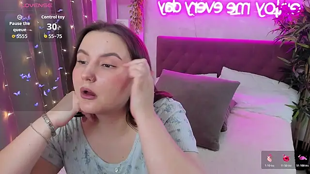 Chat +18 de FeralPeach ao vivo