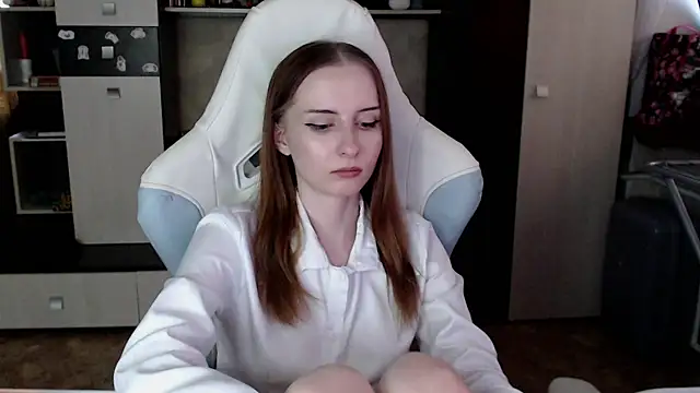 Cutti_Crystal Live XXX Chat