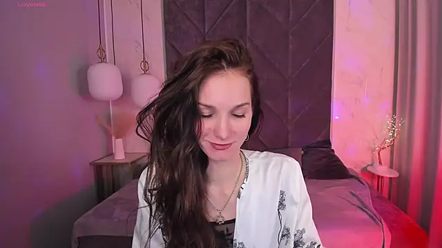 MirandaGlow's Live XXX Chat