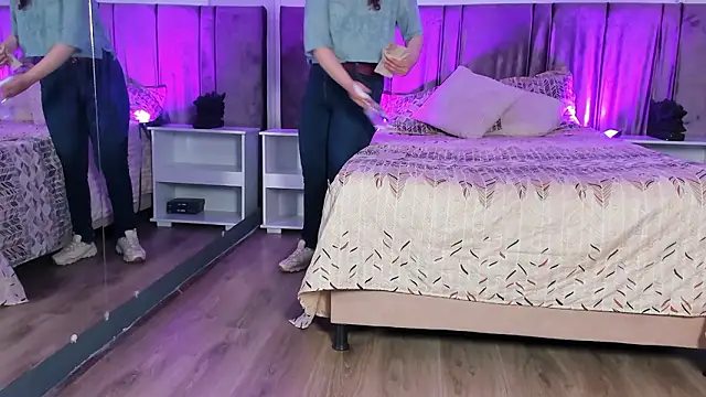 XXX chat uživo modela SilvanaSantos_